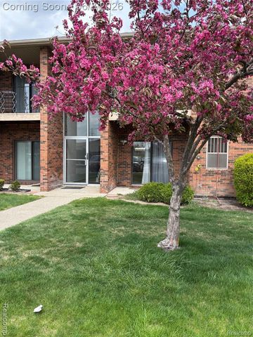 15140 Seagull Drive, Sterling Heights, MI 48313