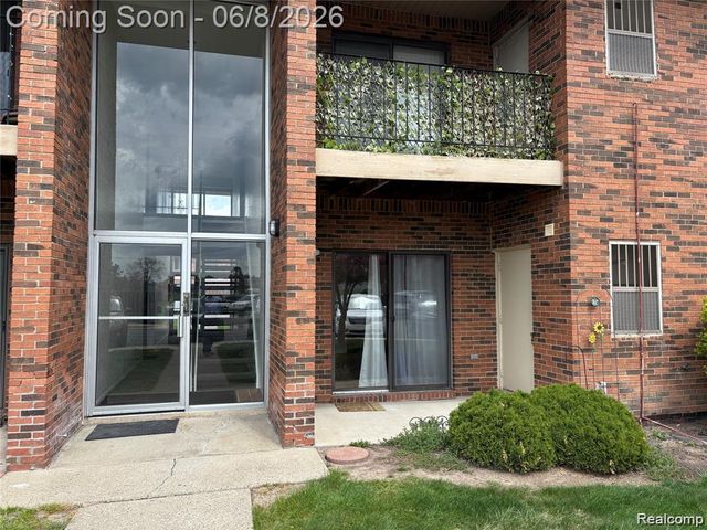 15140 Seagull Drive, Sterling Heights, MI 48313