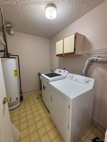 15140 Seagull Drive, Sterling Heights, MI 48313