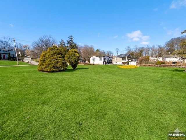 502 Otterhole Road, West Milford, NJ 07480