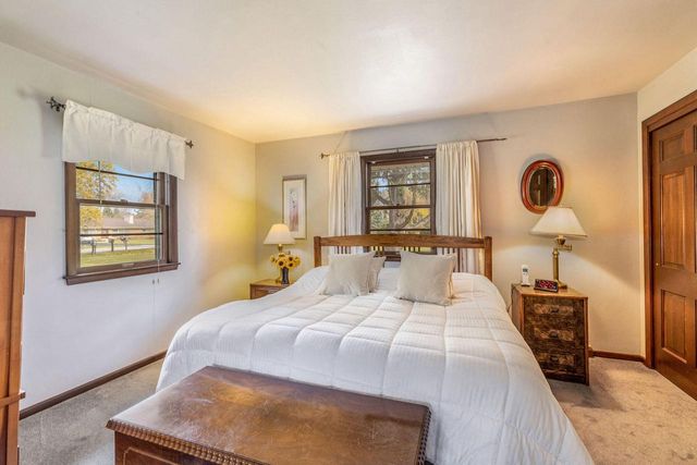 1445 W Heather LANE, River Hills, WI 53217