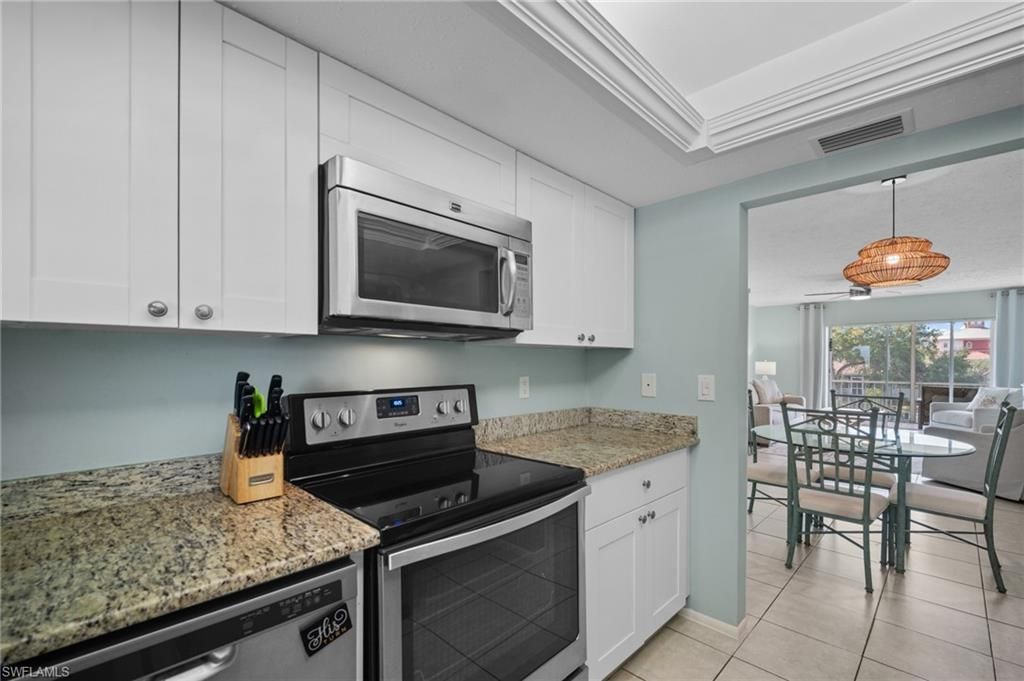 Image 7 of property listing at 1120 SE 46th ST 2G, Cape Coral, FL 33904