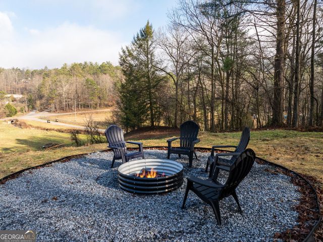 88 Dale Valley Circle, Ellijay, GA 30540