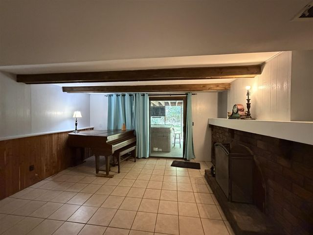 9051 Algoma Avenue, Rockford, MI 49341