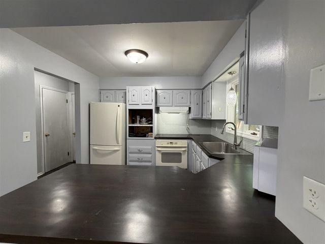 9051 Algoma Avenue, Rockford, MI 49341