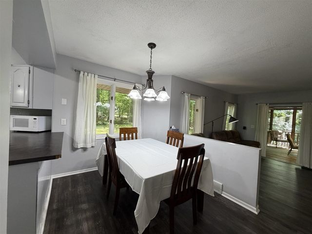 9051 Algoma Avenue, Rockford, MI 49341
