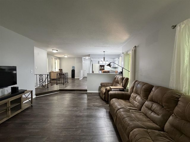 9051 Algoma Avenue, Rockford, MI 49341