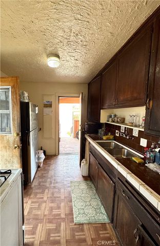 823 E 102nd, Los Angeles, CA 90002