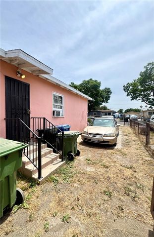823 E 102nd, Los Angeles, CA 90002