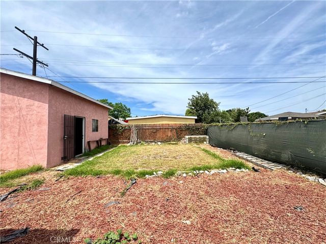 823 E 102nd, Los Angeles, CA 90002