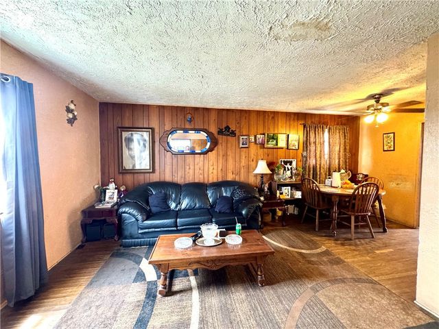 823 E 102nd, Los Angeles, CA 90002