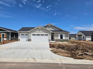 932 N Forestview St, Wichita, KS 67235