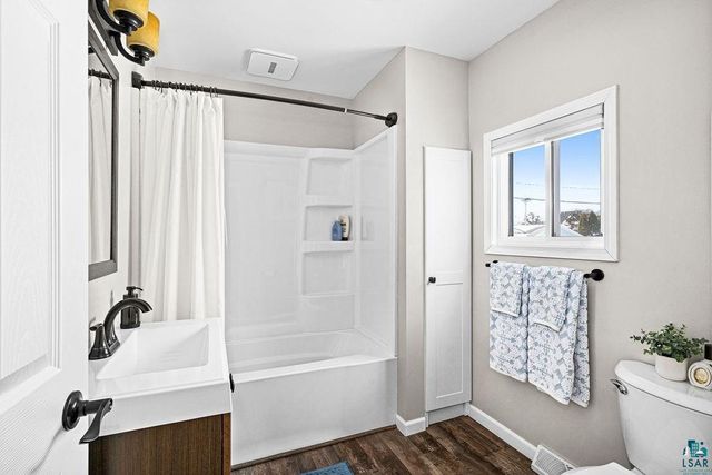 1714 E 4th St, Superior, WI 54880