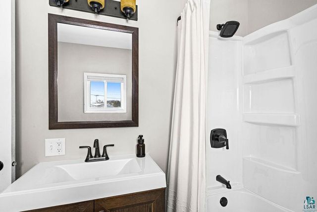 1714 E 4th St, Superior, WI 54880