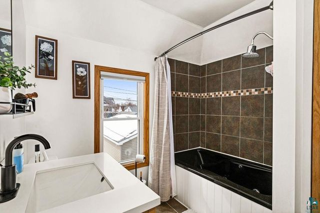 1714 E 4th St, Superior, WI 54880