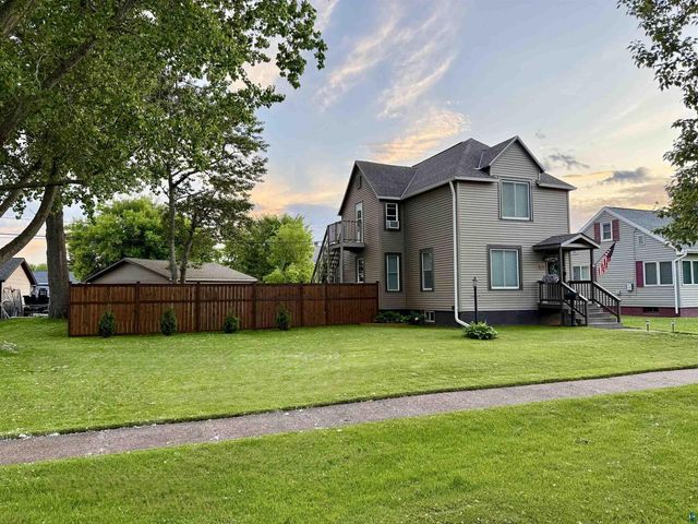 1714 E 4th St, Superior, WI 54880