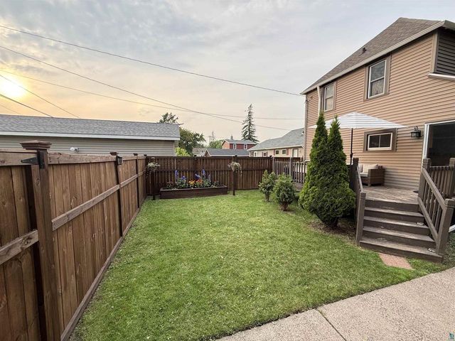 1714 E 4th St, Superior, WI 54880