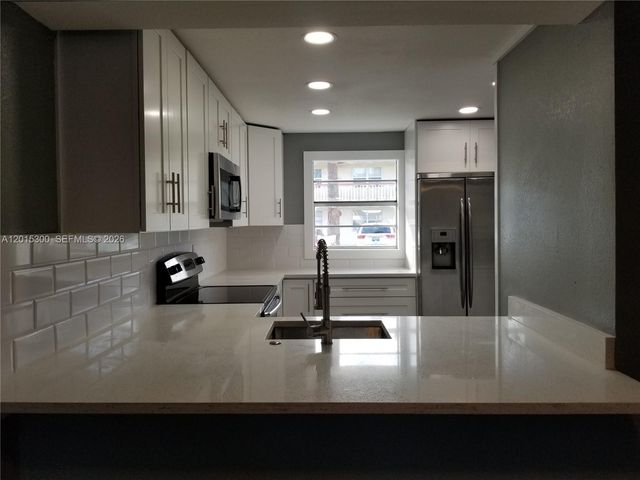 3777 NW 78th Ave 14A, Davie, FL 33024