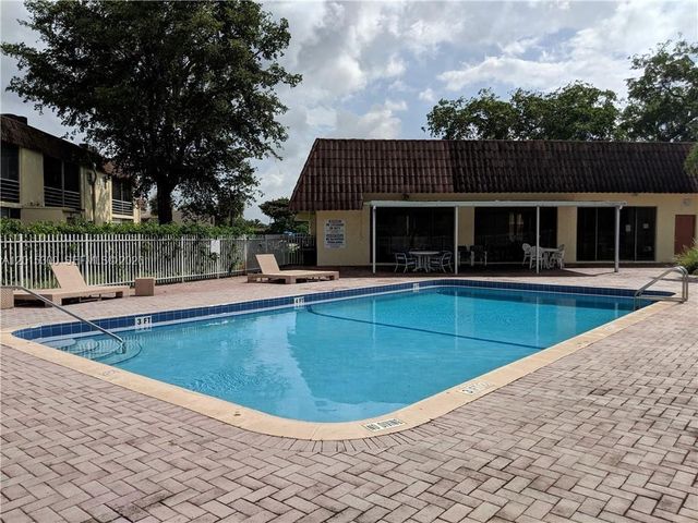 3777 NW 78th Ave 14A, Davie, FL 33024