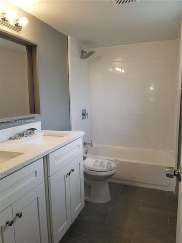 3777 NW 78th Ave 14A, Davie, FL 33024