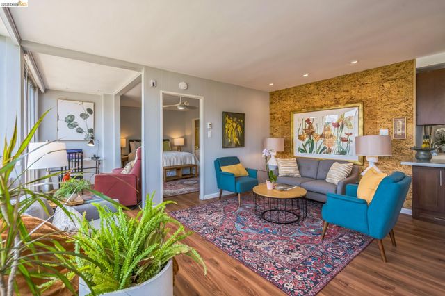 2550 Dana St 2F, Berkeley, CA 94704
