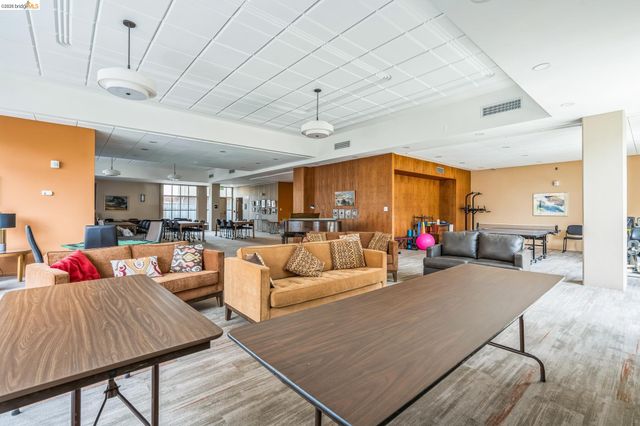 2550 Dana St 2F, Berkeley, CA 94704