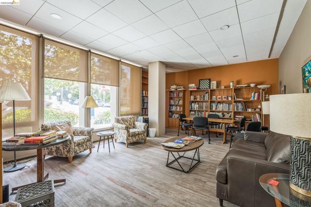2550 Dana St 2F, Berkeley, CA 94704