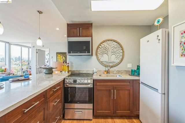 2550 Dana St 2F, Berkeley, CA 94704