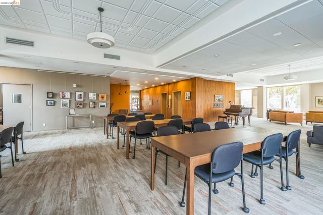 2550 Dana St 2F, Berkeley, CA 94704