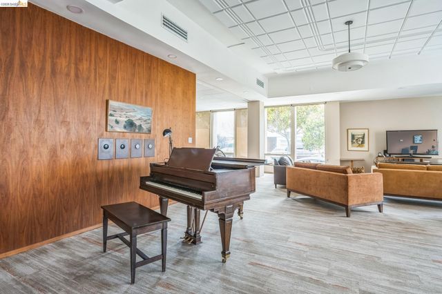 2550 Dana St 2F, Berkeley, CA 94704