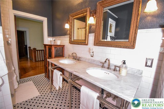 124 East Wayne Avenue, Easton, PA 18042