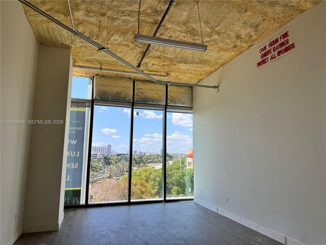 21290 Biscayne Blvd 405, Aventura, FL 33180
