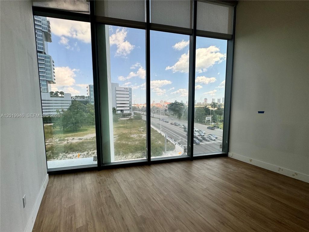 21290 Biscayne Blvd 405, Aventura, FL 33180