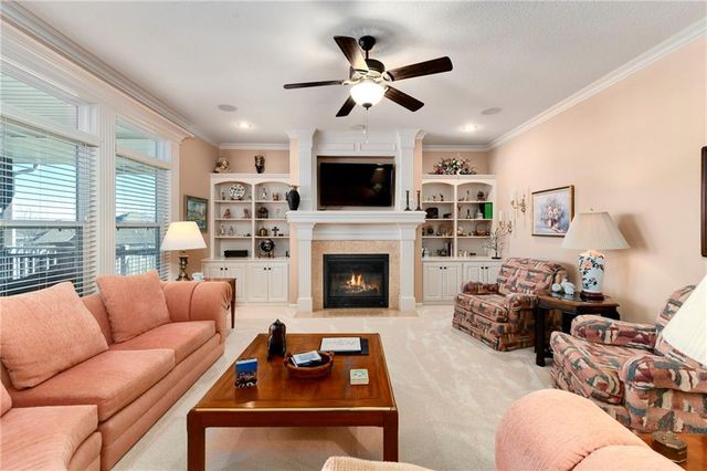 908 SW Olympia Court, Lee's Summit, MO 64082