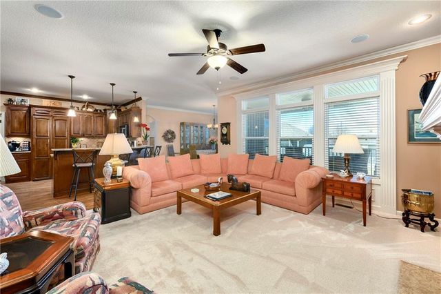 908 SW Olympia Court, Lee's Summit, MO 64082