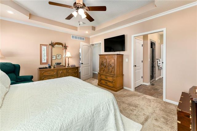 908 SW Olympia Court, Lee's Summit, MO 64082