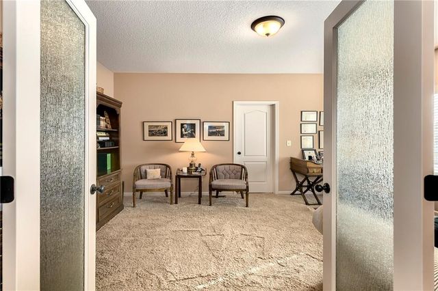 908 SW Olympia Court, Lee's Summit, MO 64082