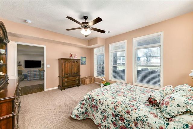 908 SW Olympia Court, Lee's Summit, MO 64082