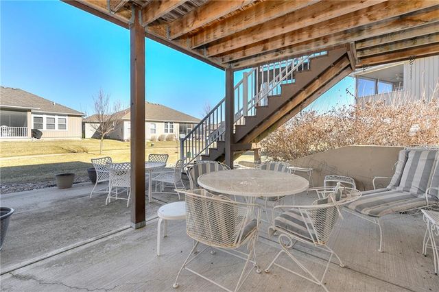 908 SW Olympia Court, Lee's Summit, MO 64082