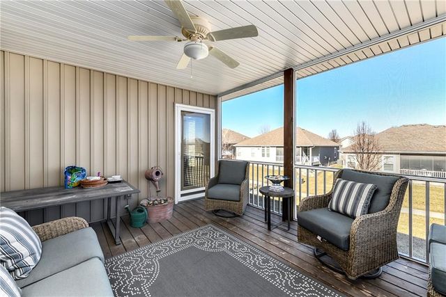 908 SW Olympia Court, Lee's Summit, MO 64082