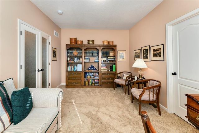 908 SW Olympia Court, Lee's Summit, MO 64082