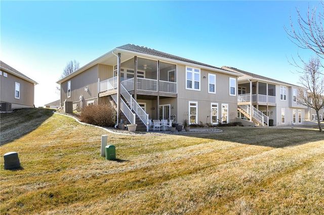 908 SW Olympia Court, Lee's Summit, MO 64082