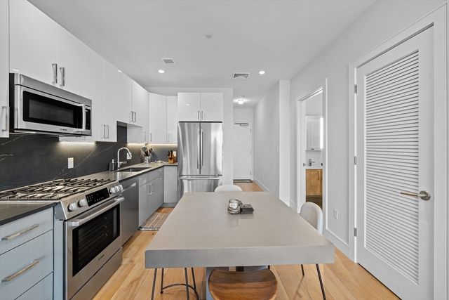 420 W Broadway 503, Boston, MA 02127
