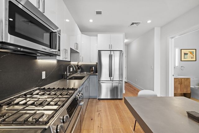 420 W Broadway 503, Boston, MA 02127
