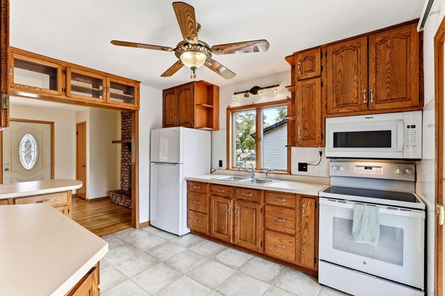 617 E Lincoln Road, New Richmond, WI 54017