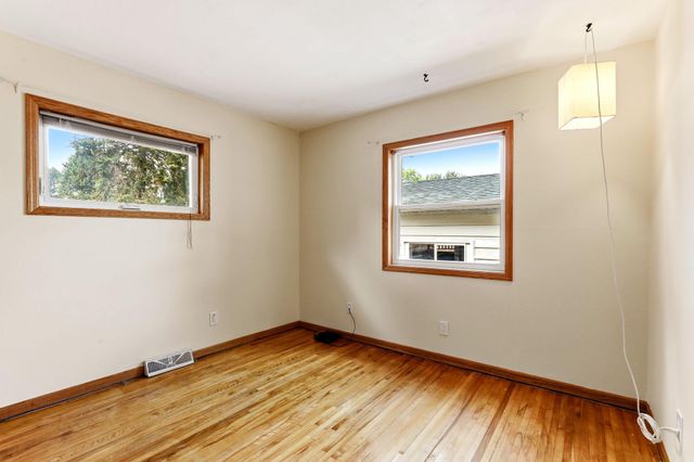 617 E Lincoln Road, New Richmond, WI 54017