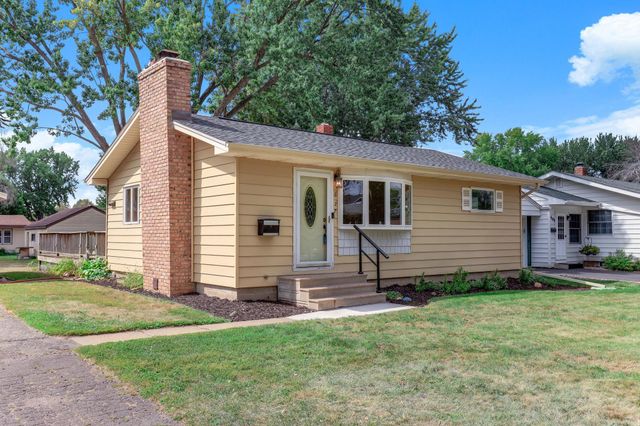 617 E Lincoln Road, New Richmond, WI 54017