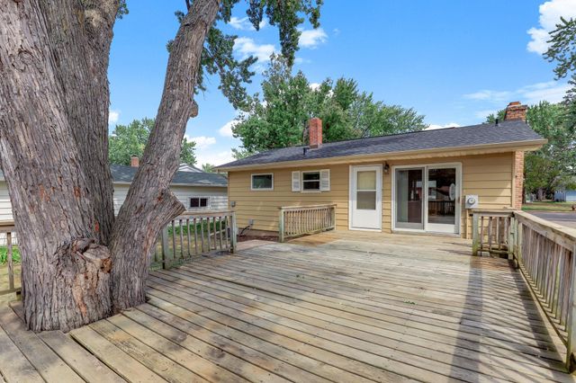 617 E Lincoln Road, New Richmond, WI 54017