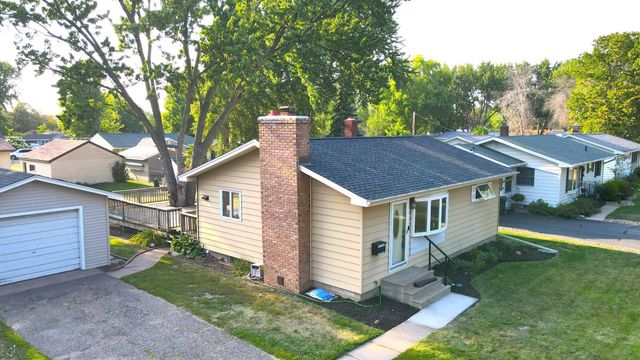 617 E Lincoln Road, New Richmond, WI 54017