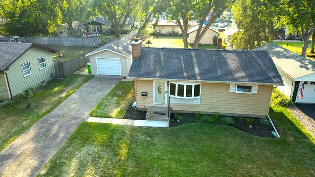 617 E Lincoln Road, New Richmond, WI 54017